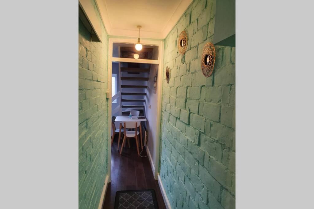 Ferienwohnung Cosy, Quirky, Comfy 'N' Chic House- Swindon Exterior foto