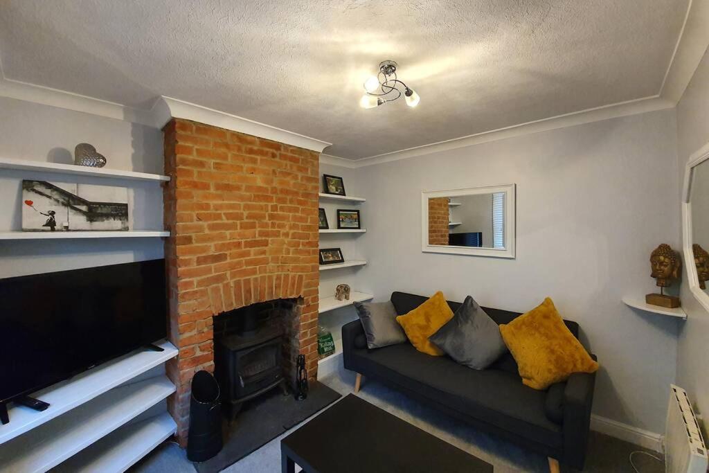 Ferienwohnung Cosy, Quirky, Comfy 'N' Chic House- Swindon Exterior foto
